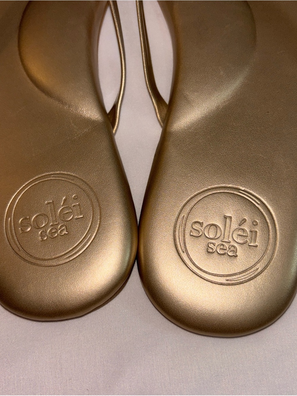 Gold Women's Flip Flop Sandals - Classic Metallic Thong. 7/27 - Picture 5 of 10